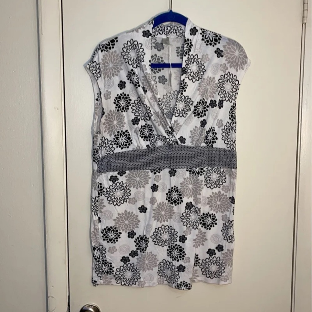 Merona sleeveless floral blouse